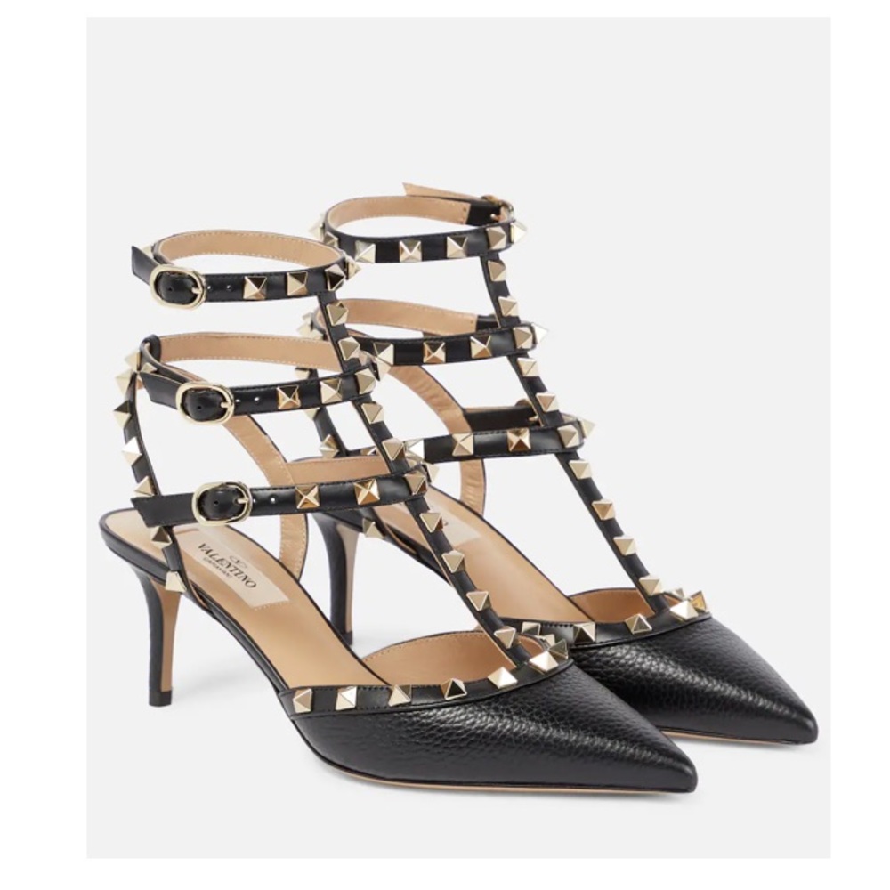 Valentino Garavani Rockstud black pumps with mid heel. Size 41